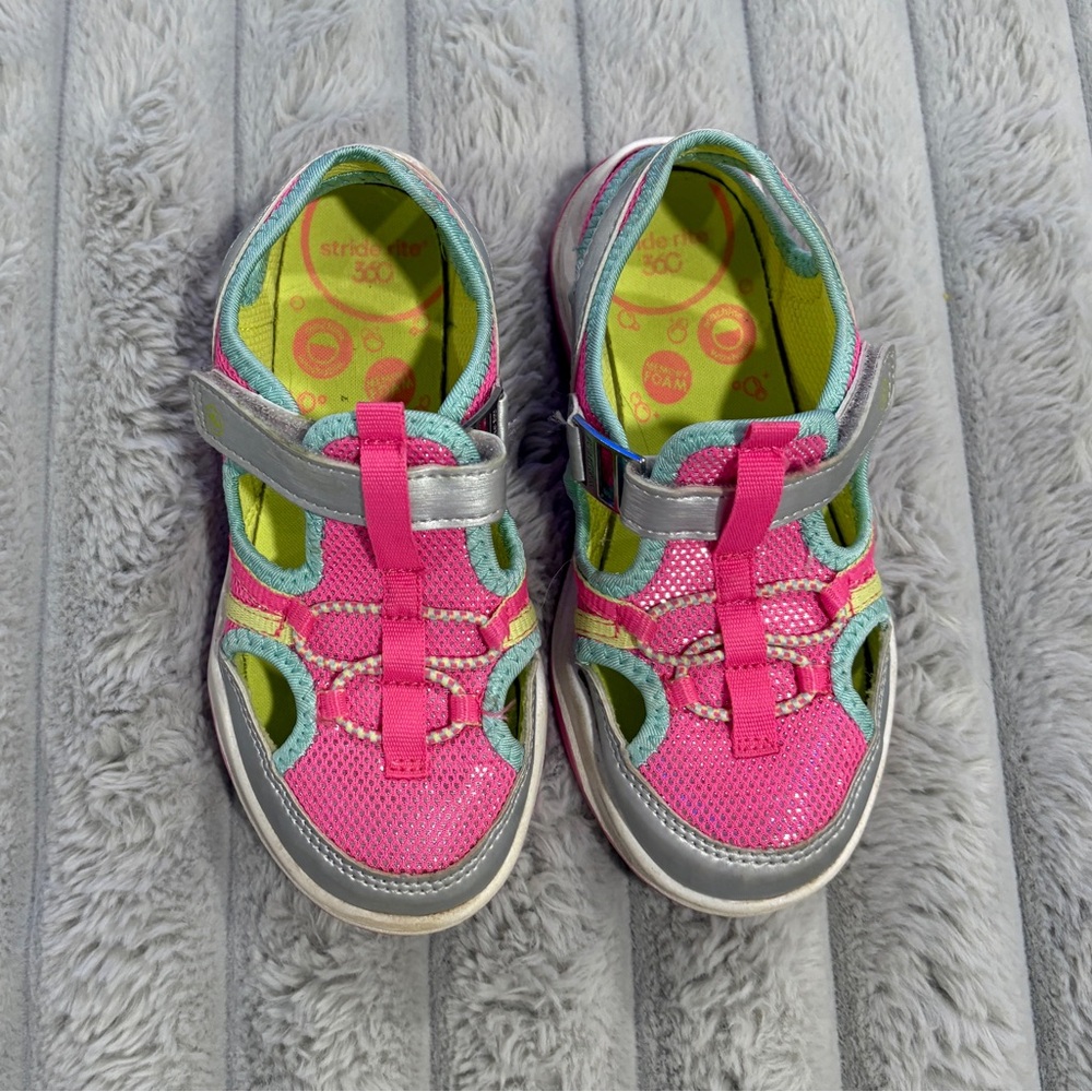 Like New Girls Size 12 Stride Rite 360 Memory Foam Sandals